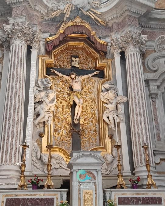 Basilica di San Giovanni Maggiore a Napoli- Crocifisso